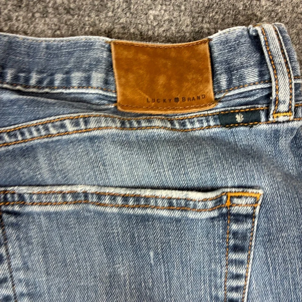 Lucky Brand 361 Vintage Straight Jeans Mens Size 34x32 Blue Candian Denim Fabric